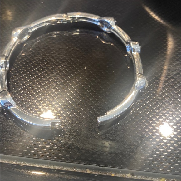 Elegant Silver Bracelet With 6 Crystal Stone. - Picture 7 of 7